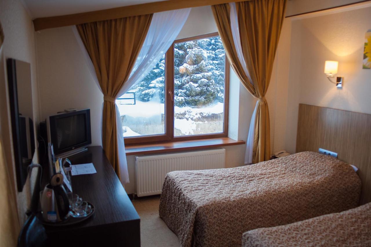 Hôtel Kapriz Karakol Extérieur photo